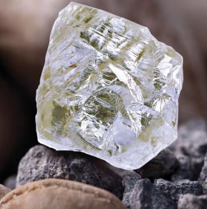 خواص و ویژگی های سنگ الماس