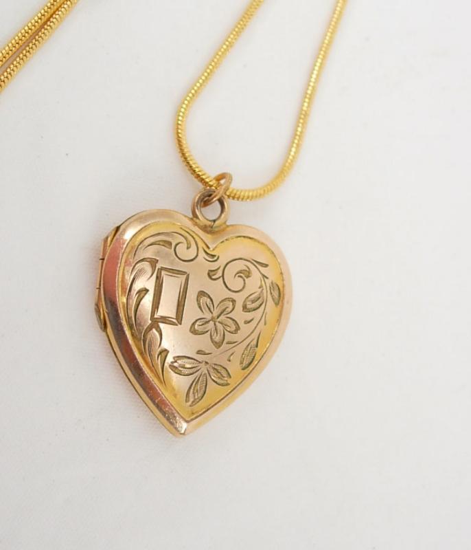 نماد قلب در جواهرات به چه معناست ؟ 
